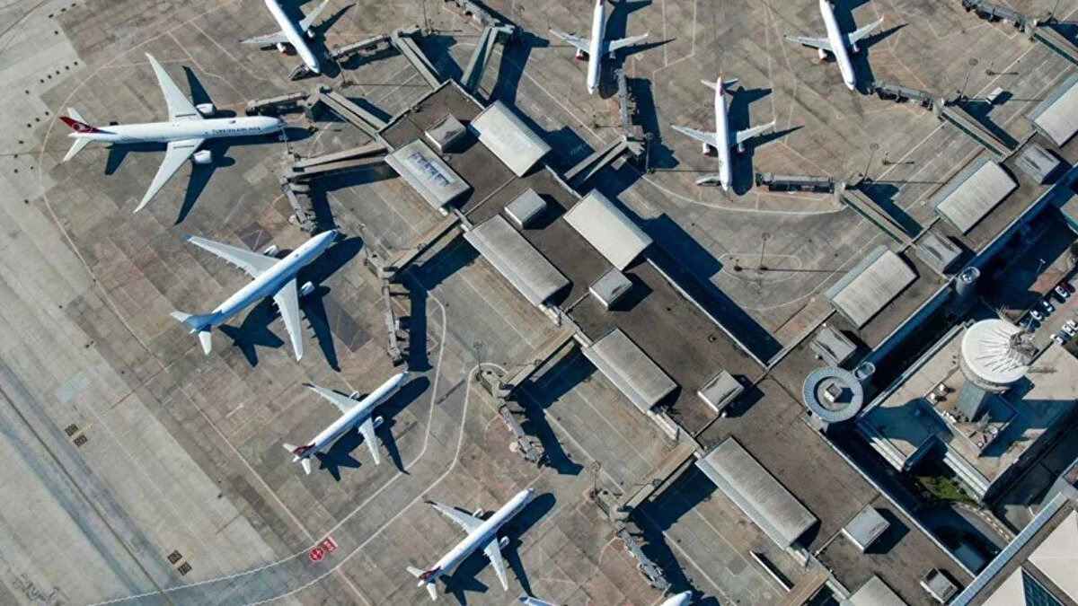 <br><br>Dünya Top-10 Airlines 2025 listesi, World Airline Skytrax Awards tarafından açıklandı. Listeye göre ilk sırada dünyanın en iyi havayolu şirketi olarak Qatar Airways seçildi. Hizmet anlayışı, müşteri memnuniyeti, vaktinde kalkış gibi unsurlar göz önünde bulunduruldu. İşte dünyanın en iyi 20 havayolu şirketi:<br>