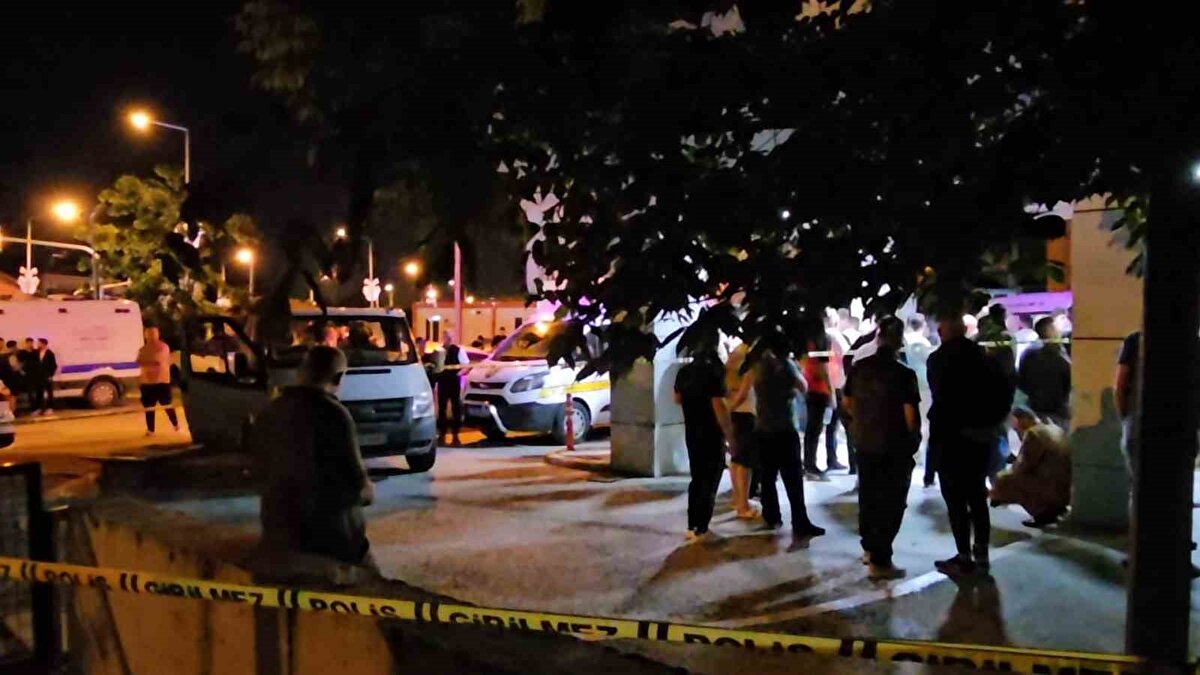 Acil servise götürülen Dursun, doktorların çabalarına rağmen kurtarılamadı.