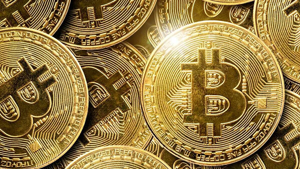 Bitcoin 100 bin doların altına indi, sonra 106 bin dolara çıktı<br><br>Artan gerilimle birlikte Bitcoin, 25 Mayıs’tan bu yana ilk kez 100 bin doların altını gördü. Gün içinde 99 bin dolara kadar düşen BTC, daha sonra gelen ateşkes haberleriyle birlikte 106 bin dolar seviyesine kadar toparlandı. Ancak piyasanın genelindeki belirsizlik, yukarı yönlü hareketleri sınırlı tutuyor.