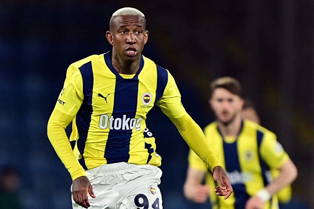 Talisca, Fenerbahçe formasıyla şu ana kadar 23 maça çıktı. 31 yaşındaki futbolcu bu maçlarda 12 gol ve 2 asistlik skor katkısı verdi.<br>