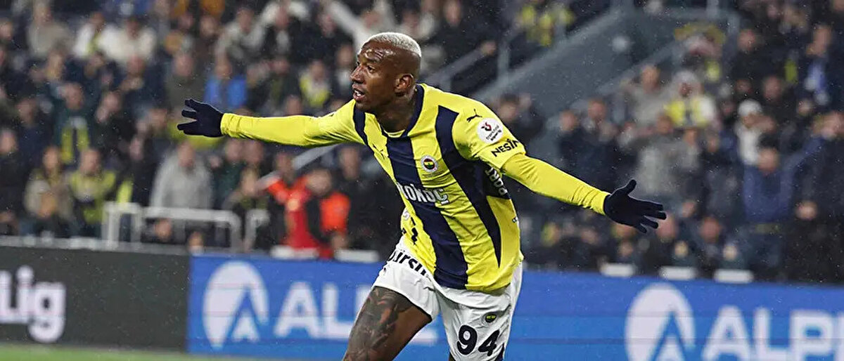 Haberde Talisca'nın ilerleyen yıllarda Fenerbahçe'den ayrılması durumunda Corinthians ya da Bahia forması giymek istediği belirtildi.<br>