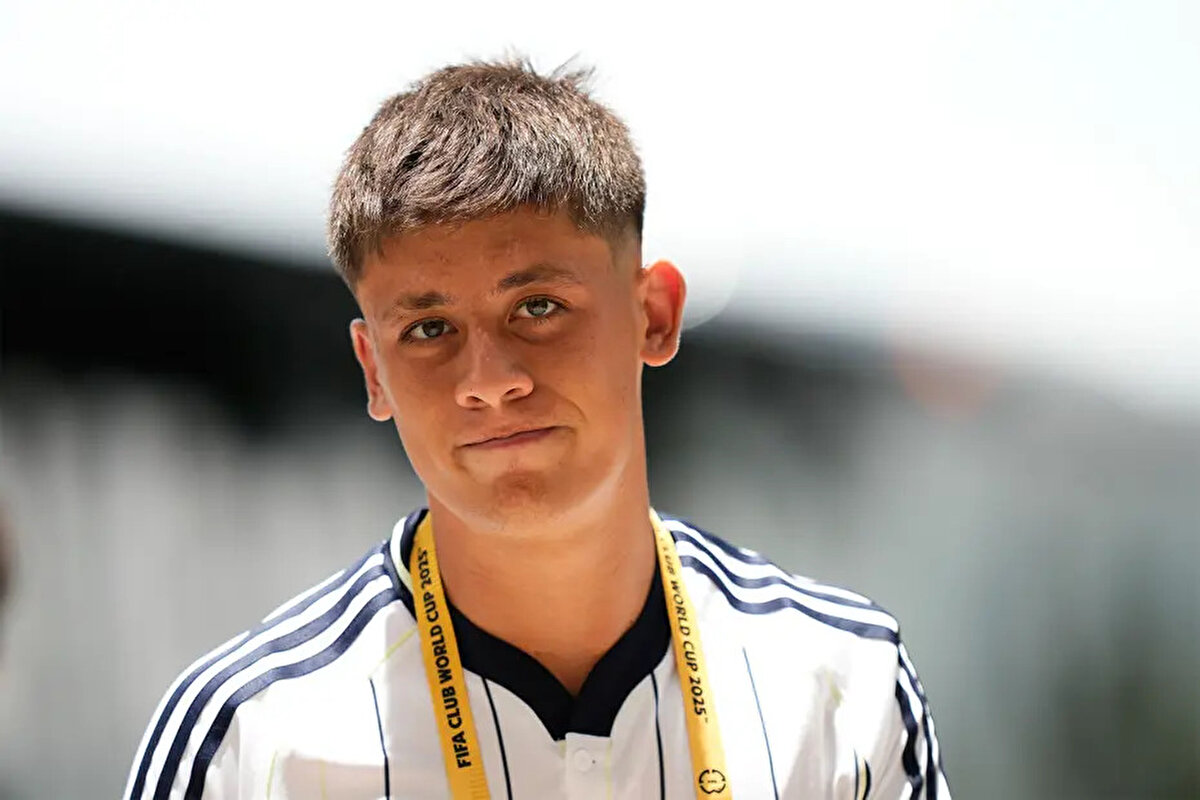 Sempatik tavrıyla Real Madrid taraftarının gönlünü bir kez daha çalan Arda Güler için sosyal medyada sevgi gösterisinde bulunuldu.<br>