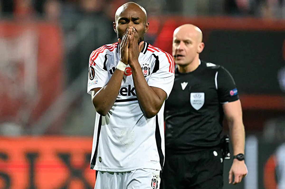 Sözcü'de yer alan habere göre, Suudi Arabistan'dan teklifler alan futbolcu için Beşiktaş kısa süre içerisinde resmi görüşmelere başlayacak.<br>