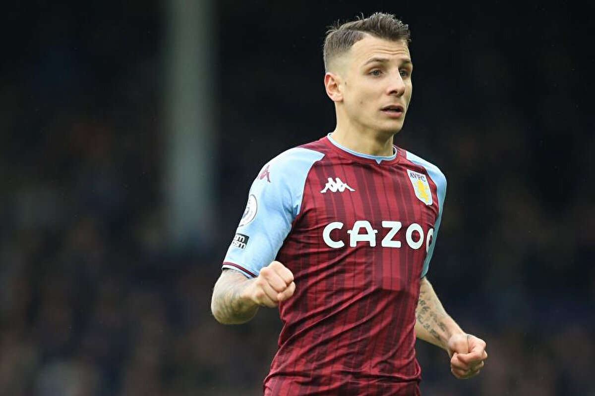 Haberde aktarılana göre Cimbom, iki tecrübeli isim için 26-27 milyon Euro sunmaya hazırlanıyor.<br>