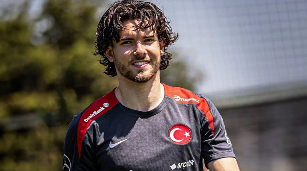 İngiliz kulübünün, Fenerbahçe'ye Ferdi Kadıoğlu ile Galatasaray'ın da ilgilendiğini söylediği iddia edildi.<br>