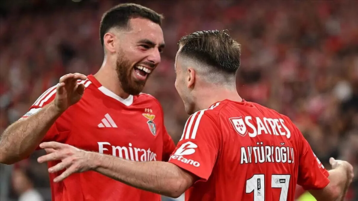 Benfica'nın galibiyet golü mücadelenin 13. dakikasında Andreas Schjelderup'tan geldi. Portekiz ekibinde milli futbolcular Orkun Kökçü ve Kerem Aktürkoğlu, karşılaşmaya yedek kulübesinde başlarken iki futbolcu da 55'nci dakikada oyuna dahil oldu.<br><br>