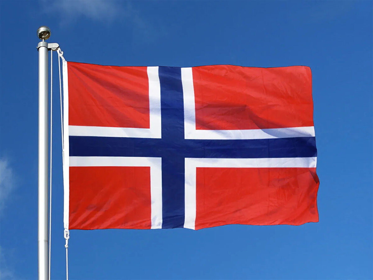 12. Norveç<br><br> Bütçe: ~8 milyar $<br><br> Asker: ~20.000<br> 📌 Arktik bölgesinde stratejik üs ve donanma kapasitesiyle öne çıkıyor.