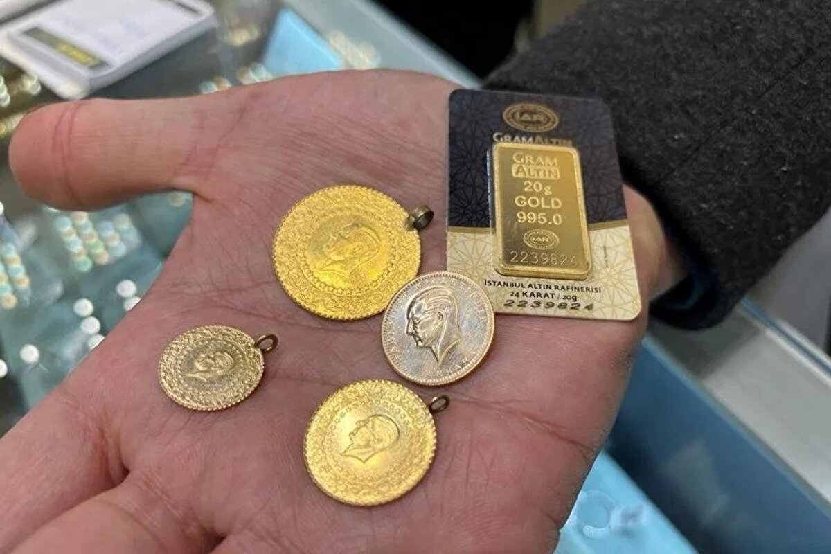 Gram altın 25 Haziran 2025’te kaç TL?<br><br>Yurt içinde döviz kuru etkisiyle dalgalanan gram altın, güne 4.229 TL’den başladı. Gün içinde 4.227 TL’ye kadar gerileyen gram altın, en yüksek 4.249 TL seviyesini test etti. Şu an itibarıyla gram altın 4.237 TL’den alıcı buluyor. Gram altın fiyatı, altın yatırımcıları ve birikim yapmak isteyen vatandaşlar tarafından yakından takip ediliyor.