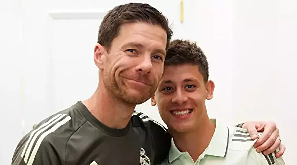 Teknik direktör Carlo Ancelotti döneminde istediği süreleri bulamayan Arda Güler, Xabi Alonso'nun gelişi sonrası kendisini göstermeye başladı.<br>