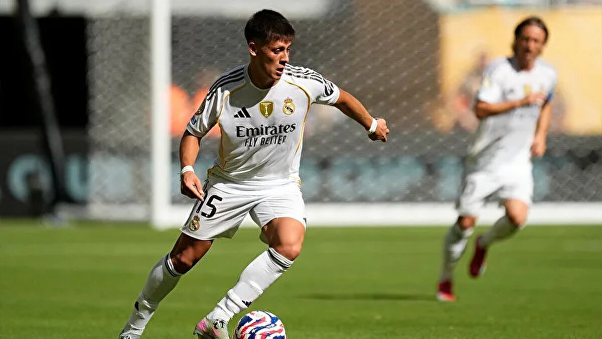 AS'ın yaptığı "Arda Güler ilk 11'de oynamalı mı?" başlıklı ankete katılan taraftarların yüzde 86'sı "Evet" cevabını verdi. Ankete olumsuz yanıt verenlerin oranı ise yüzde 14'te kaldı.<br>