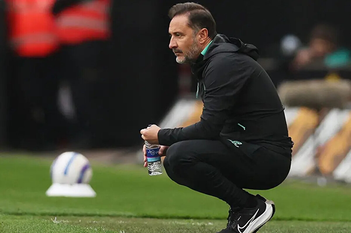 Elbette, bu kadar çok üst düzey oyuncuya sahip Real Madrid'e katılmak kolay değil... ancak yerini kazanacak. Geleceğin onun için harika şeyler getireceğinden hiç şüphem yok. Onu önemli bir oyuncu yapan kaliteye ve zihniyete sahip.<br>