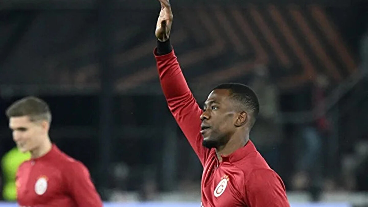 Galatasaray'da geçen sezonun devre arasında Belçika Ligi ekibi Genk'ten 8 milyon Euro'ya transfer edilen Carlos Cuesta'ya Anderlecht talip oldu.<br>