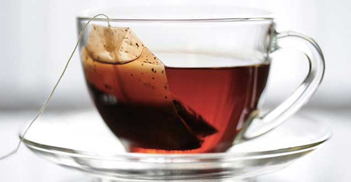 Komaya giren hasta dikkat çekti<br><br>Düzenleme süreci, Aksaray’da yaşanan ciddi bir vakayla daha da önem kazandı. 24 yaşındaki bir kadının günde 4 fincan bitki çayı tüketmesi ve eş zamanlı ağrı kesici kullanımı sonrası karaciğer yetmezliği gelişti. Komaya giren kadın, Antalya’da yapılan karaciğer nakliyle kurtarıldı.