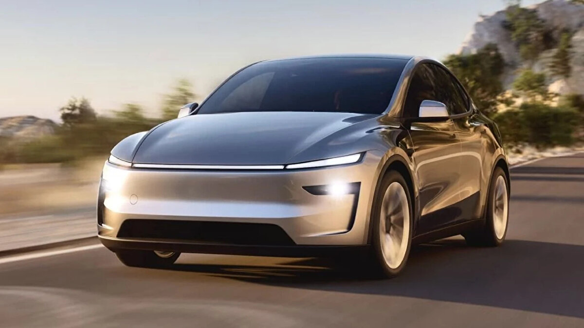 Haziran ayında sona yaklaşırken otomobil fiyatlarında indirim devam ediyor. Yeni araç almayı düşünenler ya da araç yenileyecekler uygun fiyatlarından dolayı elektrikli araçlara yöneliyor.