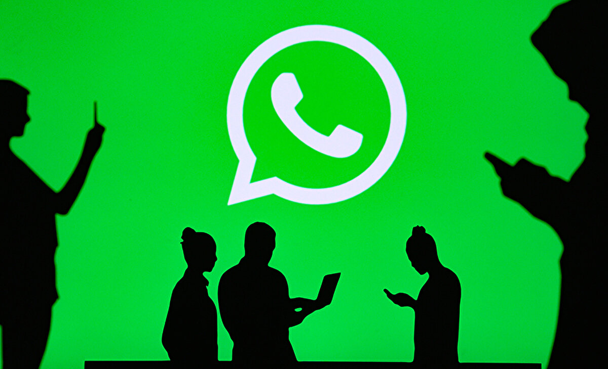 <br><br>Bu gelişme, ABD Temsilciler Meclisi’nin güvenlik endişeleri nedeniyle WhatsApp’ı devlet tarafından verilen cihazlarda yasaklanan uygulamalar listesine eklemesinin hemen ardından geldi. Meta AI yapay zeka modeli, şu anda sınırlı sayıda ülke ve dilde destekleniyor. Instagram, Facebook ve WhatsApp’a entegre edilen bu özelliğin, önümüzdeki aylarda Türkiye’ye de gelmesi bekleniyor.<br>