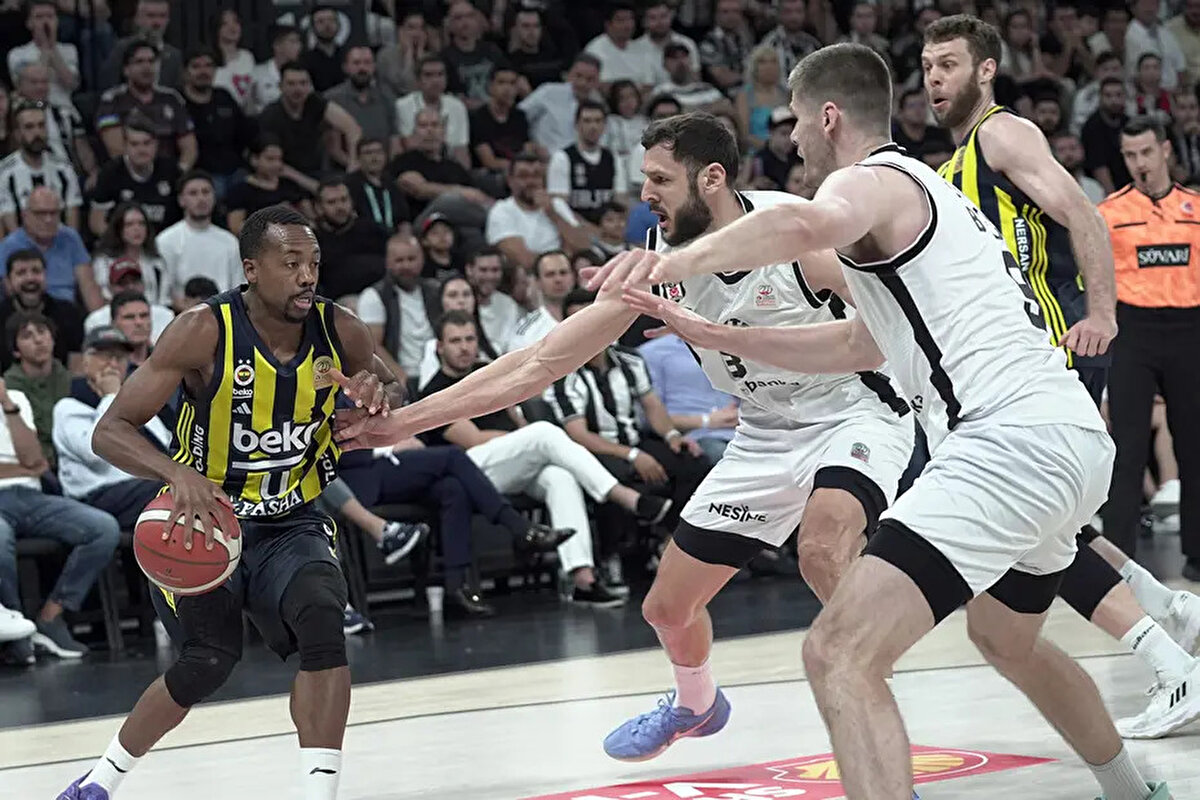 Eurohoops'un haberine göre Errick McCollum, Galatasaray ile anlaşmaya vardı.<br>