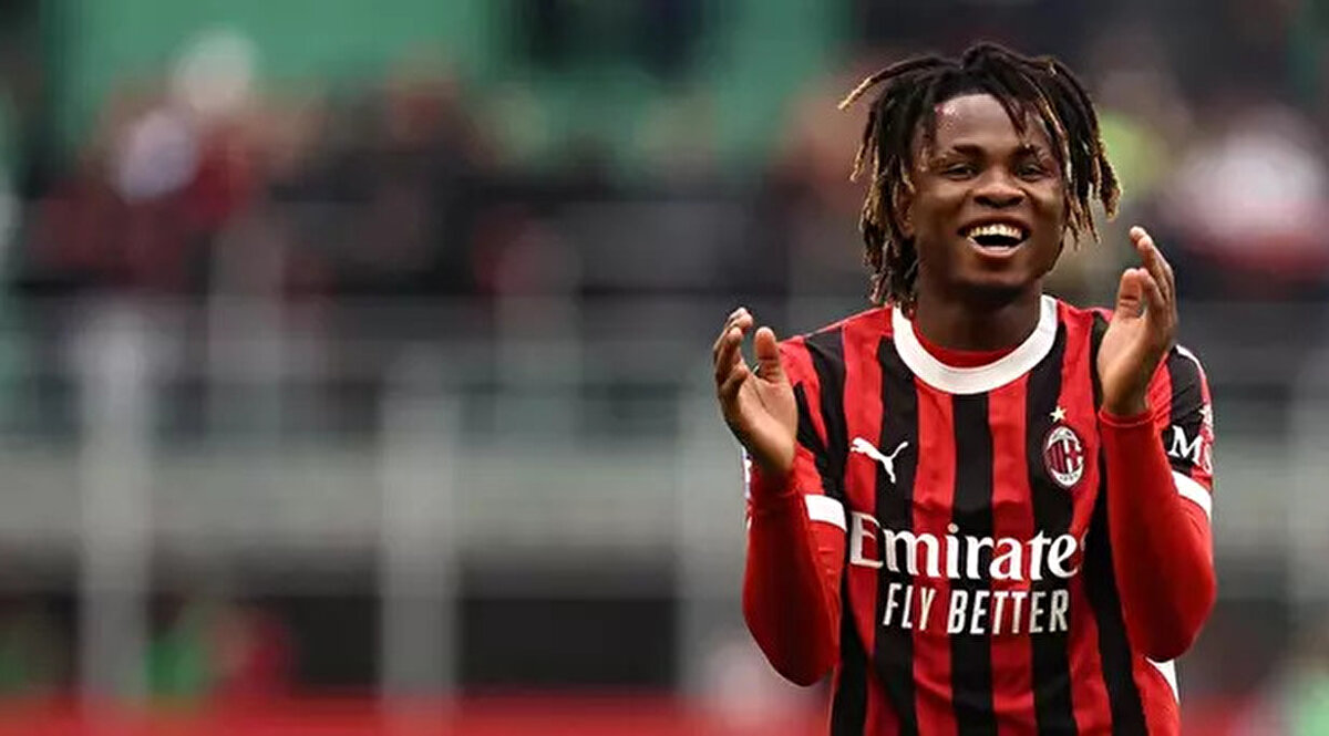 Chukwueze’nin temsilciliğini yapan menajerlik şirketi InterLax Sport da takım arayışına başladı. 26 yaşındaki yıldız, Fenerbahçe’ye önerildi.<br>Sarı-Lacivertliler, Sancho’ya odaklanmış durumda. Ancak İngiliz yıldıza imza attırılsa bile bir kanat transferi daha planlanıyor.