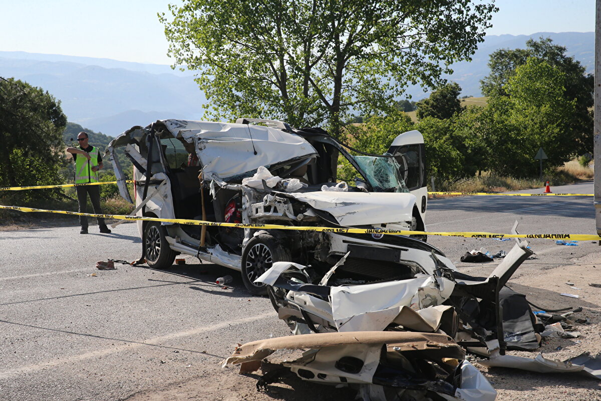 İhbar üzerine olay yerine jandarma, polis, itfaiye ve 112 Acil Sağlık ekipleri sevk edildi.