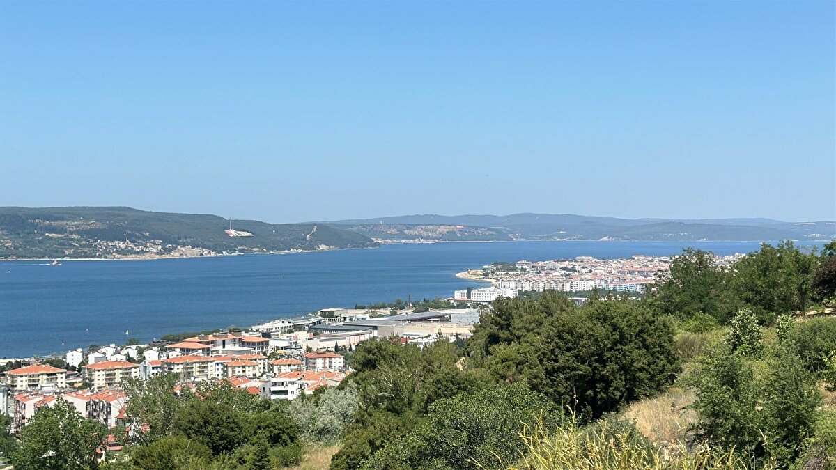 İklim değişikliği ve mevsimlerin kayması, yeni normalimiz. Burada insan kaynaklı etkileri minimize etmek üzerine yoğunlaşmalıyız. Atık arıtım tesislerimizin uygun bir şekilde çalışması, atıklarımızın kontrolü çok önemli.