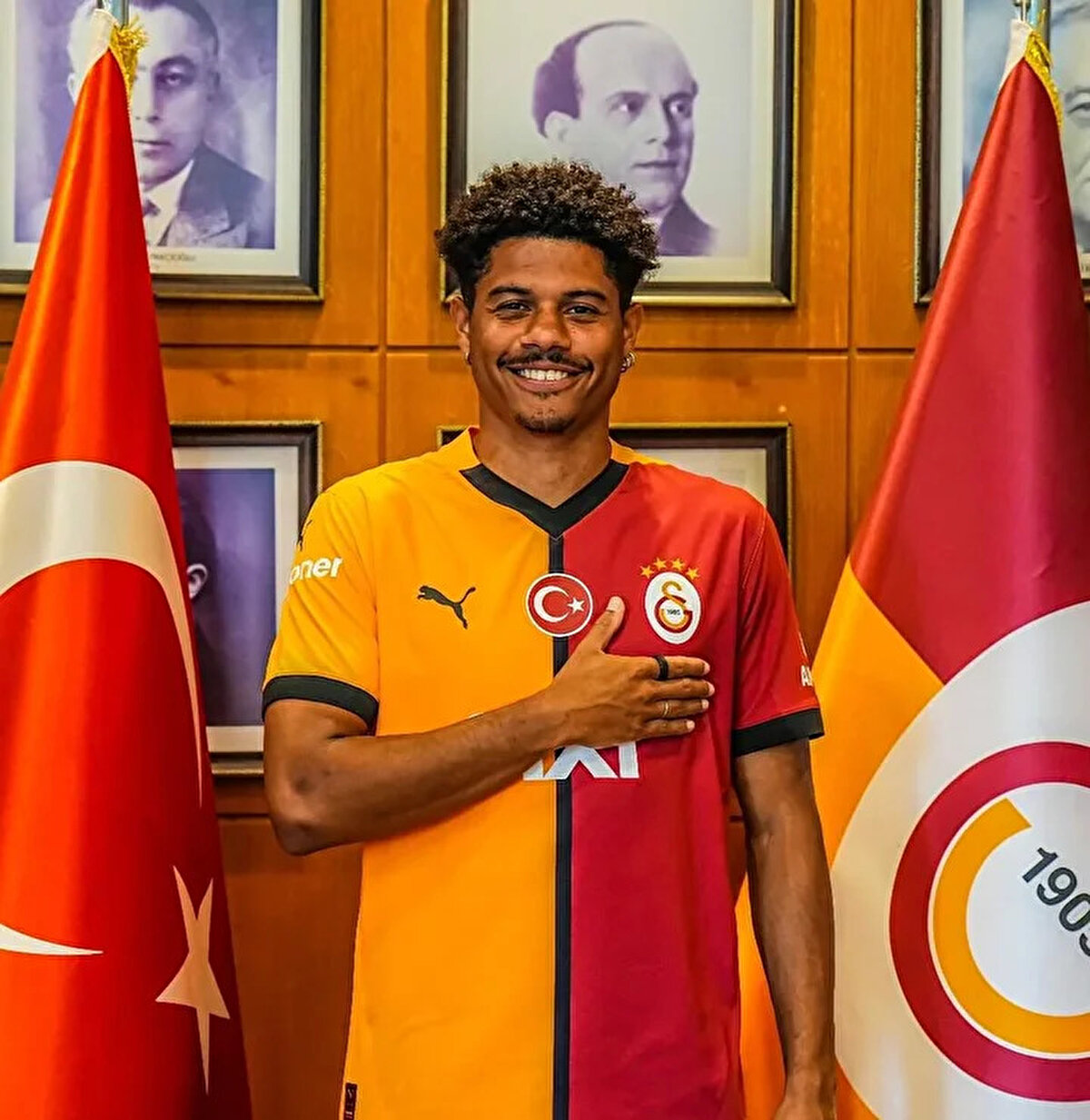 Özellikle teknik kapasitesi, oyun görüşü ve istikrarlı yapısıyla dikkat çeken Brezilyalı oyuncu için Aston Villa'nın yaklaşık 20 milyon euroluk bir teklif hazırladığı öne sürülüyor. Ancak Galatasaray'ın beklentisi bu rakamın oldukça üzerinde. <br>