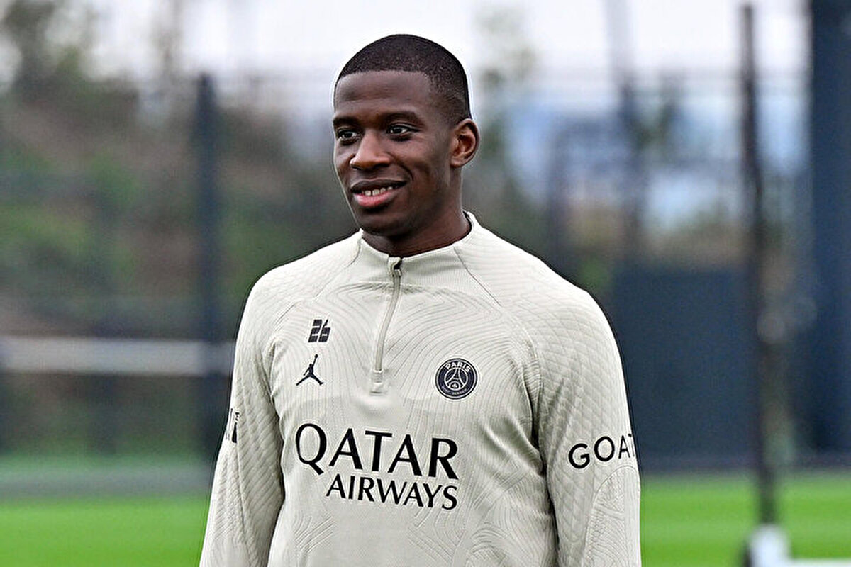 Deneyimli futbolcunun güncel piyasa değeri ise 10 milyon euro.<br>