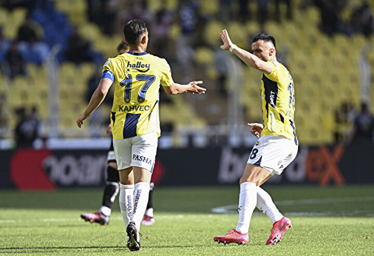 Bu nedenle Fenerbahçe cephesinden transfer görüşmelerine şu aşamada olumlu bir yanıt gelmesi beklenmiyor.<br><br>