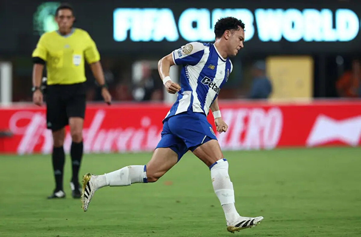 ESPN'de yer alan habere göre, Fenerbahçe, Porto forması giyen Pepê ile ilgileniyor.<br>