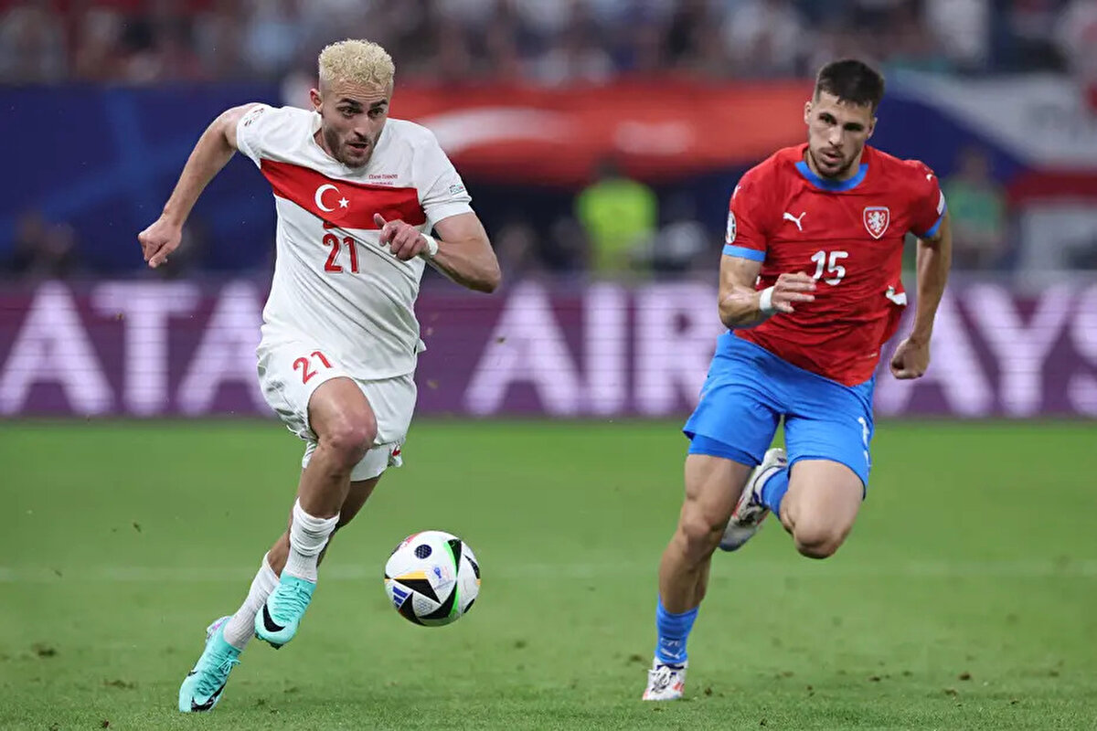 Jurasek, 2024-25 sezonunu Almanya Bundesliga ekiplerinden Hoffenheim'da kiralık olarak geçirmişti. Oyuncuyla Fenerbahçe'nin de ilgilendiği öne sürülmüştü.<br>