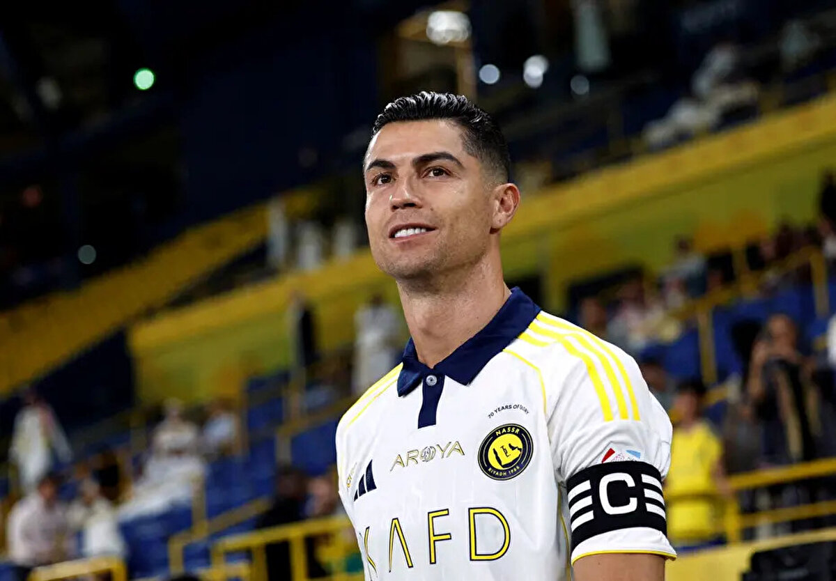 Habere göre Ronaldo yıllık 178 milyon sterlin kazanacak ve 24.5 milyon sterlin imza parası alacak. Sözleşmedeki ikinci yıl devreye girerse bu tutar 38 milyon sterline yükselecek.<br>