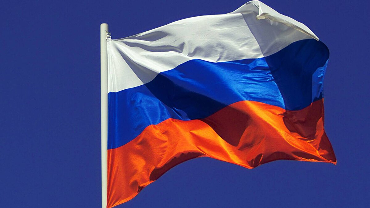 5. Rusya<br><br>📐 SİHA Sayısı: 100+<br>📌 Neden Öne Çıkıyor?<br>Rusya, Forpost ve Orlan-10 gibi SİHA’larıyla öne çıkıyor. Savaş alanlarında keşif ve keşif görevlerinde yoğun şekilde kullanılıyor.<br><br> Öne Çıkan Özellikler: Güçlü sensörler, dayanıklılık<br><br> En İyi Bilinen Modeller: Forpost, Orlan-10