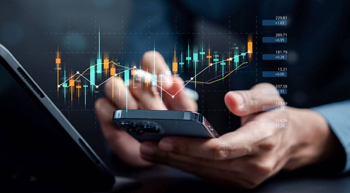 Rüçhan hakkı nedir?<br><br>Bedelli sermaye artırımı sırasında, mevcut hissedarlara yeni çıkarılan hisseleri öncelikli alma hakkı tanınır. Bu hak sayesinde yatırımcı, şirketteki payını koruyabilir. Rüçhan hakkı kullanılmazsa, şirketin yeni hisseleri başkalarına satma hakkı doğar ve mevcut hissedarın payı oransal olarak azalabilir.<br><br>Bedelli Sermaye Artırımının Amaçları Nelerdir?<br>Şirketler bedelli sermaye artırımına şu sebeplerle başvurur:<br><br>Finansman Sağlamak: Yeni yatırımlar veya projeler için kaynak yaratmak.<br><br>Borç Azaltmak: Kredi yükünü hafifletmek ve faiz giderlerini düşürmek.<br><br>İşletme Sermayesini Güçlendirmek: Günlük nakit akışını düzenlemek.<br><br>Büyüme Stratejisi: Yeni pazarlara giriş veya kapasite artırımı gibi büyüme adımlarını finanse etmek.