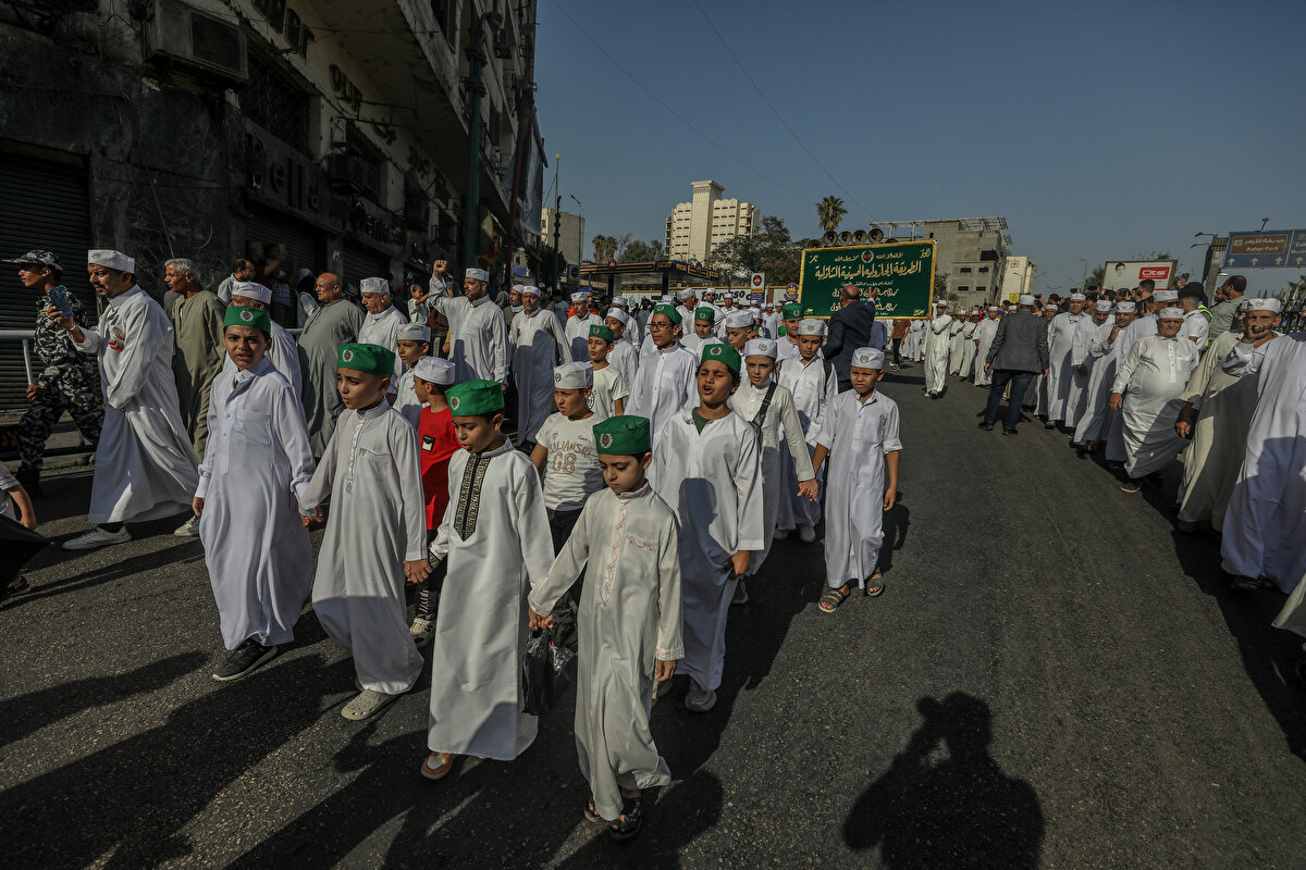 Tasavvuf geleneğinin güçlü olduğu Mısır’da hicret yıldönümü, dini bir anmadan öte toplumsal bir buluşmaya dönüşüyor.