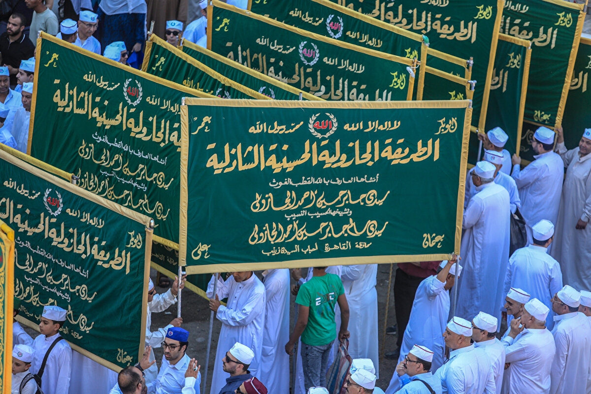 Etkinlik güzergâhında toplanan çok sayıda vatandaş, yürüyüşe büyük ilgi gösterdi.