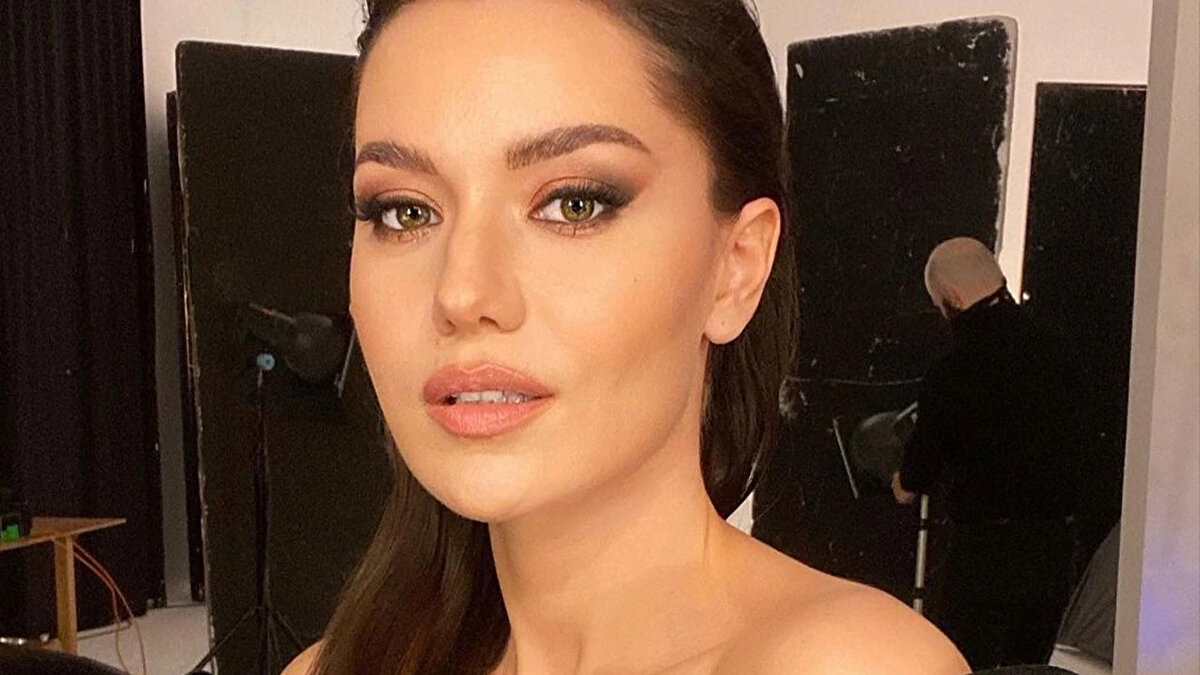 Sosyal medyayı aktif olarak kullanan oyuncu, son paylaşımıyla takipçilerine büyük sürpriz yaptı.