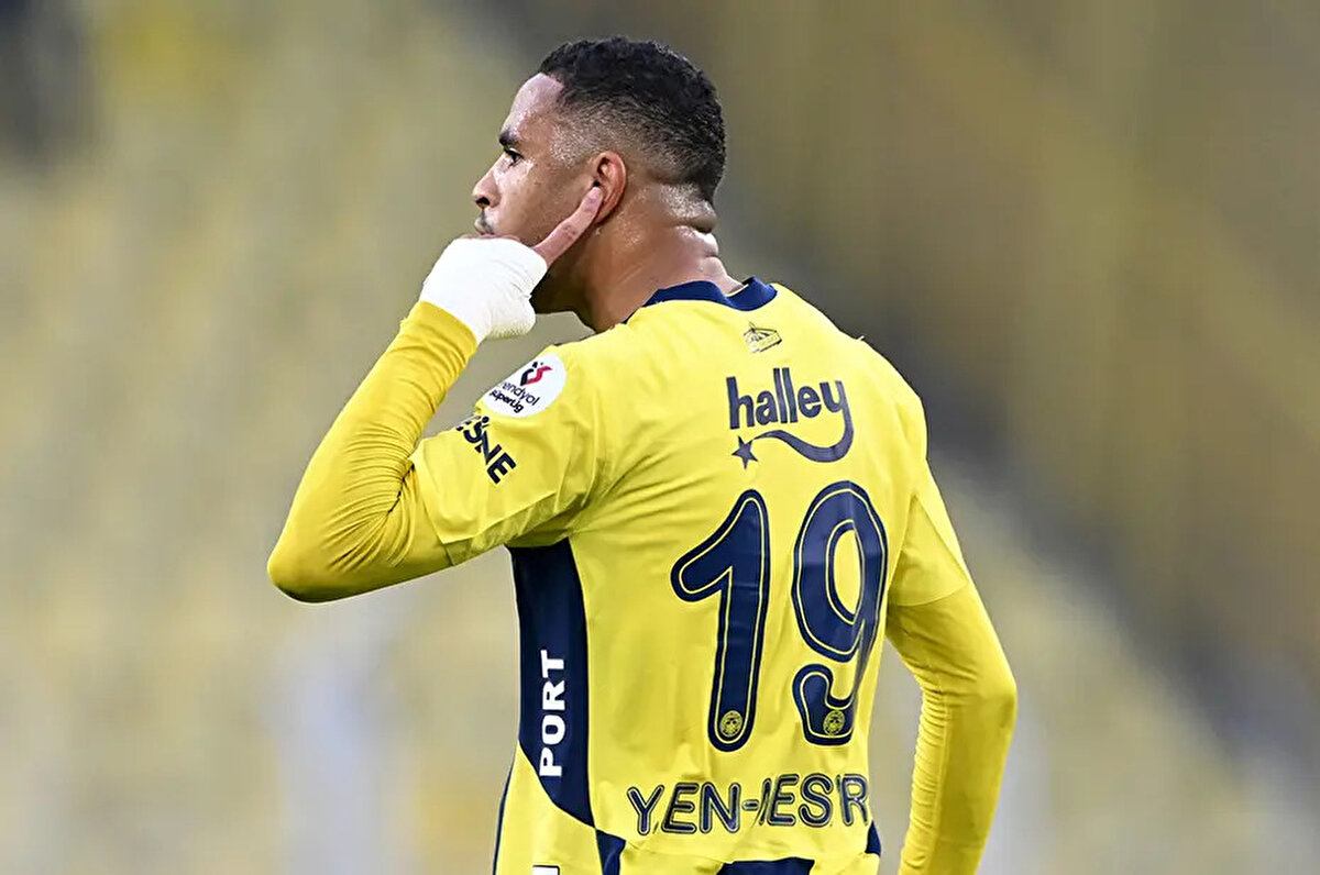 Haberde Fenerbahçe'nin En-Nesyri için 40 milyon euroda ısrarcı olduğu ve geri adım atmadığı ifade edildi.<br>