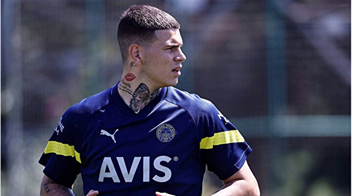 Tiago Çukur, Fenerbahçe A Takımı'nda hiçbir resmi maçta süre bulamamıştı. Genç oyuncu sadece Fenerbahçe rezerv takımında maça çıkmıştı.<br>