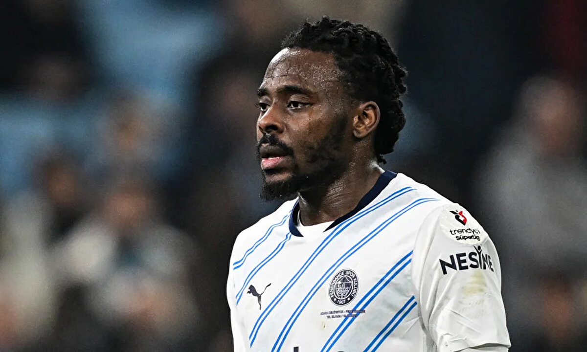 beIN SPORTS'un aktardığı habere göre Beşiktaş, Osayi-Samuel transferini tamamen iptal etti. Böylece siyah-beyazlılarda Nijeryalı sağ bek gündemden çıktı.<br>https://images.ntvspor.net/images/9cd187222a334e7d8220263a9c0e0ea2(20).jpg?width=930&format=webp&quality=75