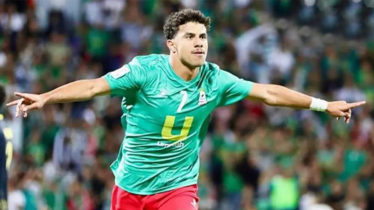 Ayrıca yönetim Ürdün'ün Al-Wehdat SC takımında forma giyen 19 yaşındaki golcü İbrahim Sabra transferinde de sona yaklaştı. Ürdünlü golcü ve kulübü ile el sıkışan kurmayların en yakın zamanda bu transferi de resmiyete dökeceği ifade edildi. <br>