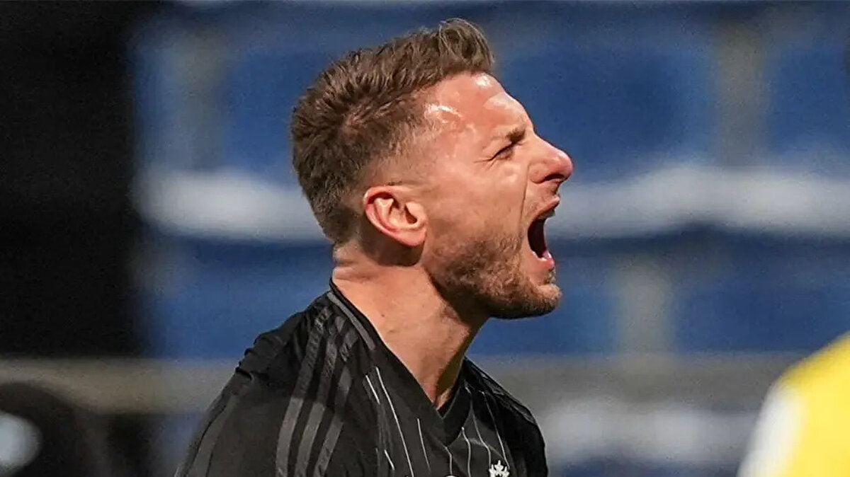 Öte yandan Beşiktaş'ın sözleşme feshi için Immobile'ye 2.5 milyon euro tazminat ödeyeceğinin altı çizildi.<br>
