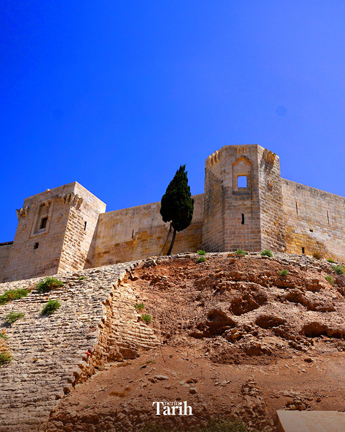 Gaziantep R&#246;l&#246;ve ve Anıtlar M&#252;d&#252;rl&#252;ğ&#252; yetkilileri restorasyonun eyl&#252;l ayında tamamlanmasının planlandığını ve kalenin ekim ayında tekrar ziyarete a&#231;ılacağını belirtti.