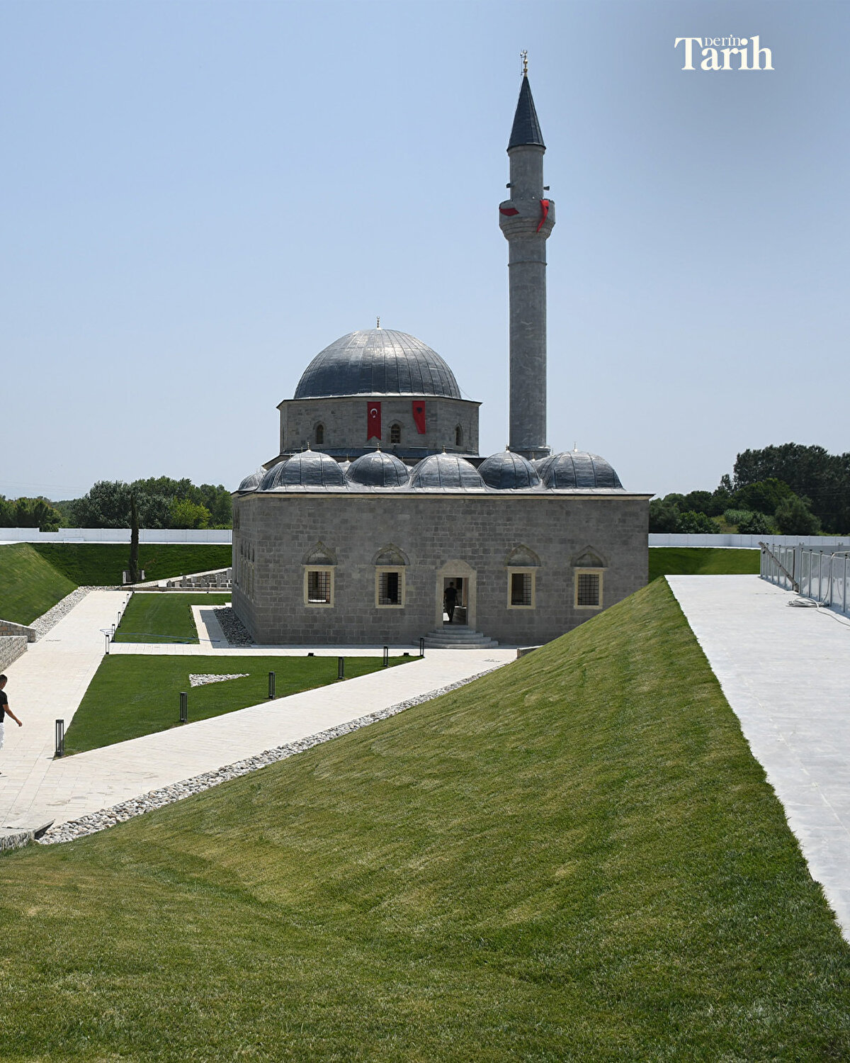 Kurşunlu Camisi bugün yerli ve yabancı ziyaretçilerin ülkede en çok ilgisini çeken ibadethaneler arasında yer alıyor.