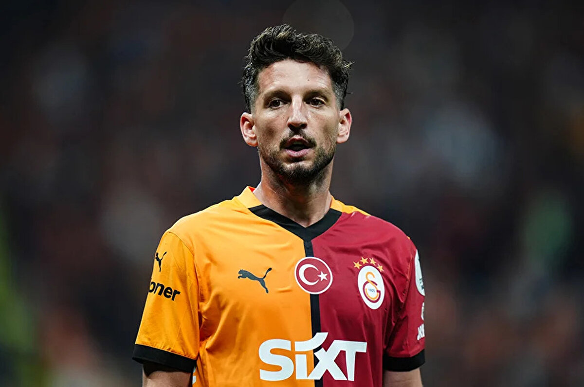 Dries Mertens ile yolların ayrılmasının ardından forvet arkasına yapacağı transfer için çalışmalara başlayan Galatasaray'ın gündemine sürpriz bir isim geldi.<br>