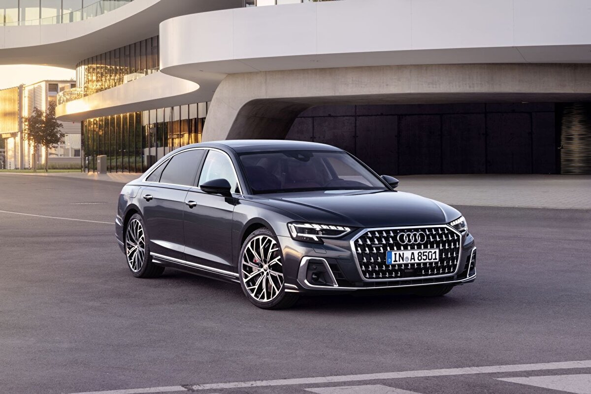 AUDİ A8