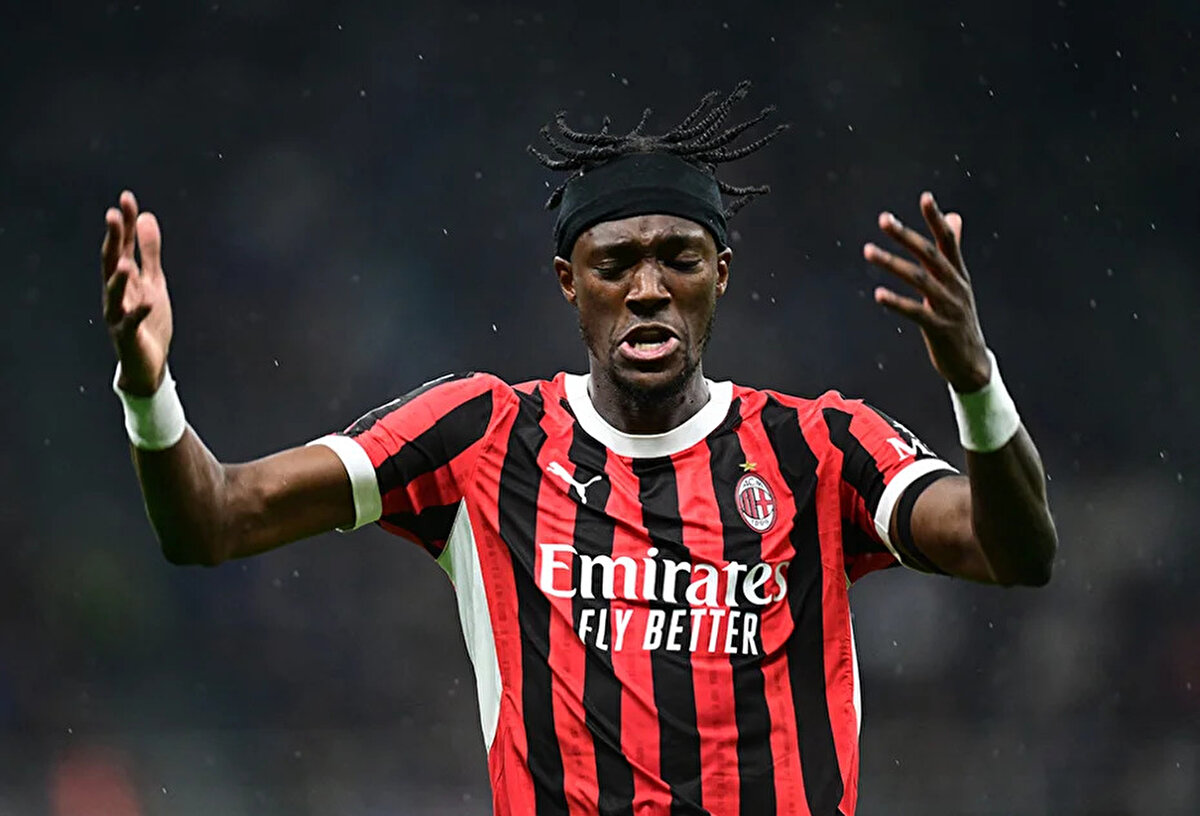 Haberde kulüpler arasındaki sözleşme hazırlığı aşamasına gelindiği aktarıldı. Abraham'ın İstanbul uçağına bineceği ifade edildi. <br>