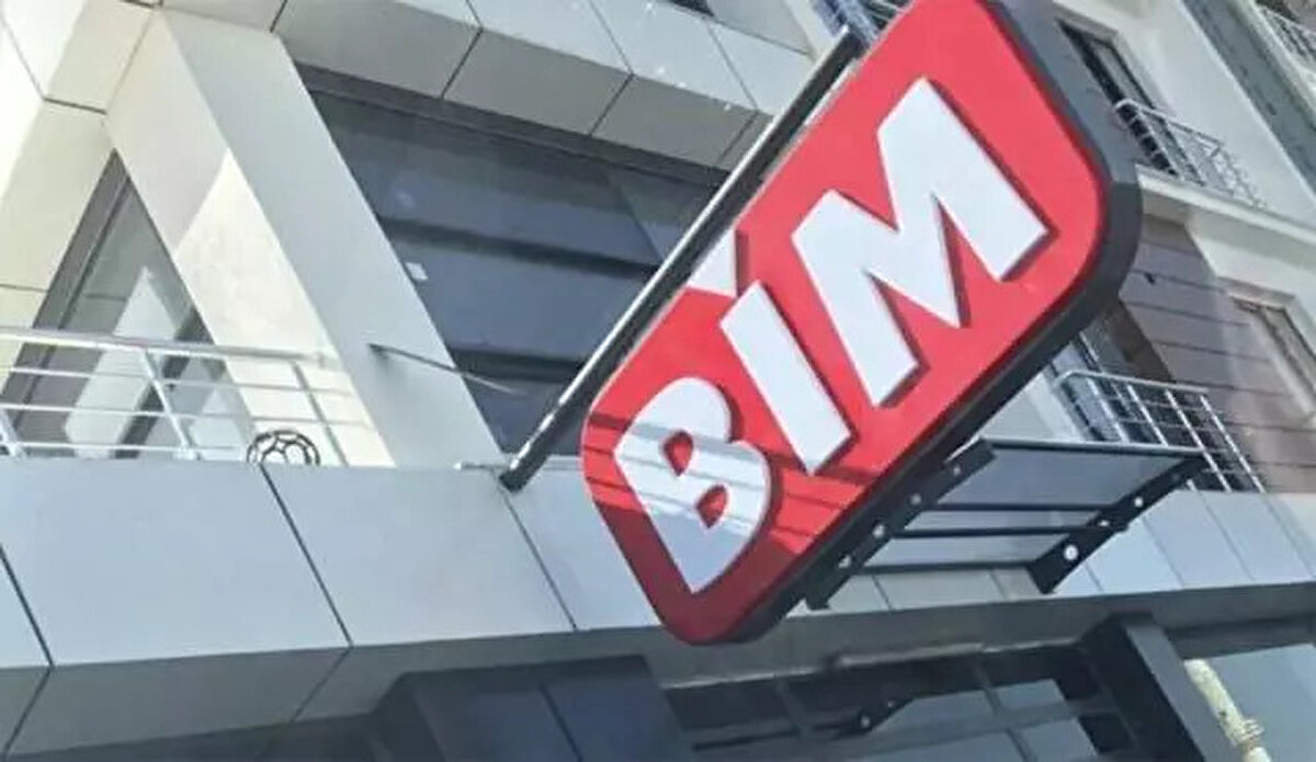 BİM 1-4 Temmuz 2025 aktüel kataloğunda, gıdadan teknolojiye, ev tekstilinden mutfak gereçlerine, mobilyadan plaj ürünlerine kadar birçok kategoride ürün yer alıyor.