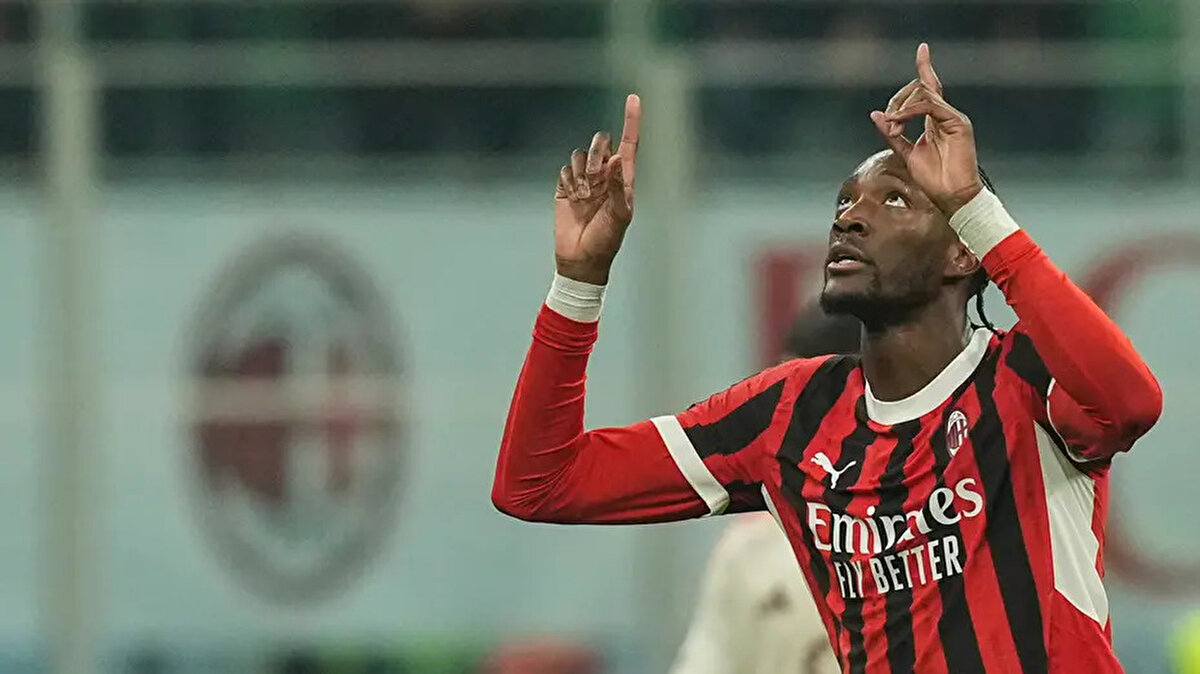 Haberde Beşiktaş'ın Tammy Abraham için Roma'ya yaklaşık 20 milyon euro ödeyeceği belirtildi. Bu rakam, Süper Lig tarihinin en pahalı transferi olarak kayıtlara geçecek. Söz konusu alanda rekor 19.5 milyon euro ile En-Nesyri'ye aitti.<br>