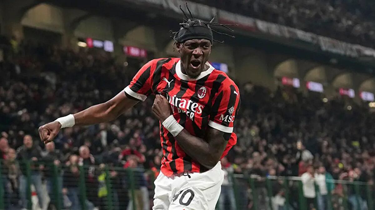 Öte yandan Nicolo Schira ise Beşiktaş'ın Tammy Abraham ile 2029 yazına kadar geçerli sözleşme imzalayacağını bildirdi. Ünlü gazeteci, Abraham'ın Beşiktaş'tan alacağı maaşı da duyurdu.<br>