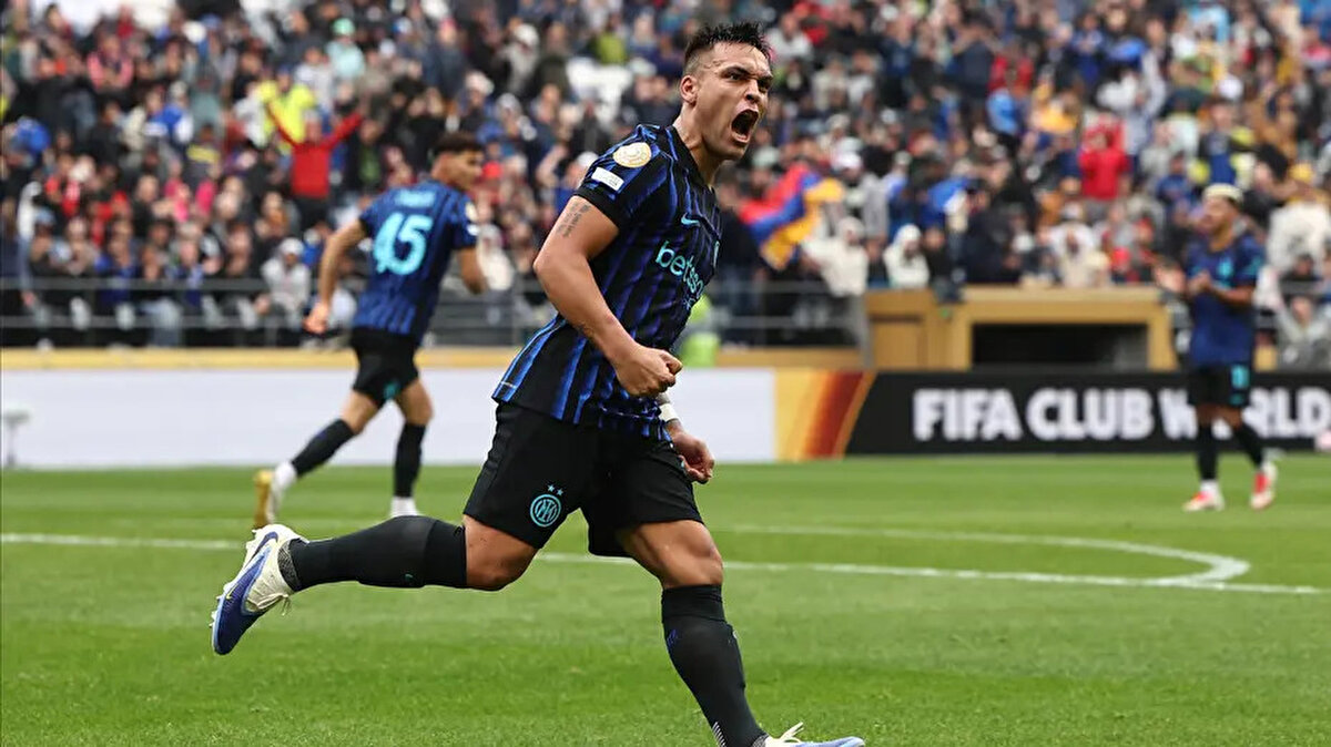 Hakan Çalhanoğlu, sosyal medya hesabından yaptığı paylaşımda Marotta ve Martinez'in açıklamalarına yanıt verdi.<br>