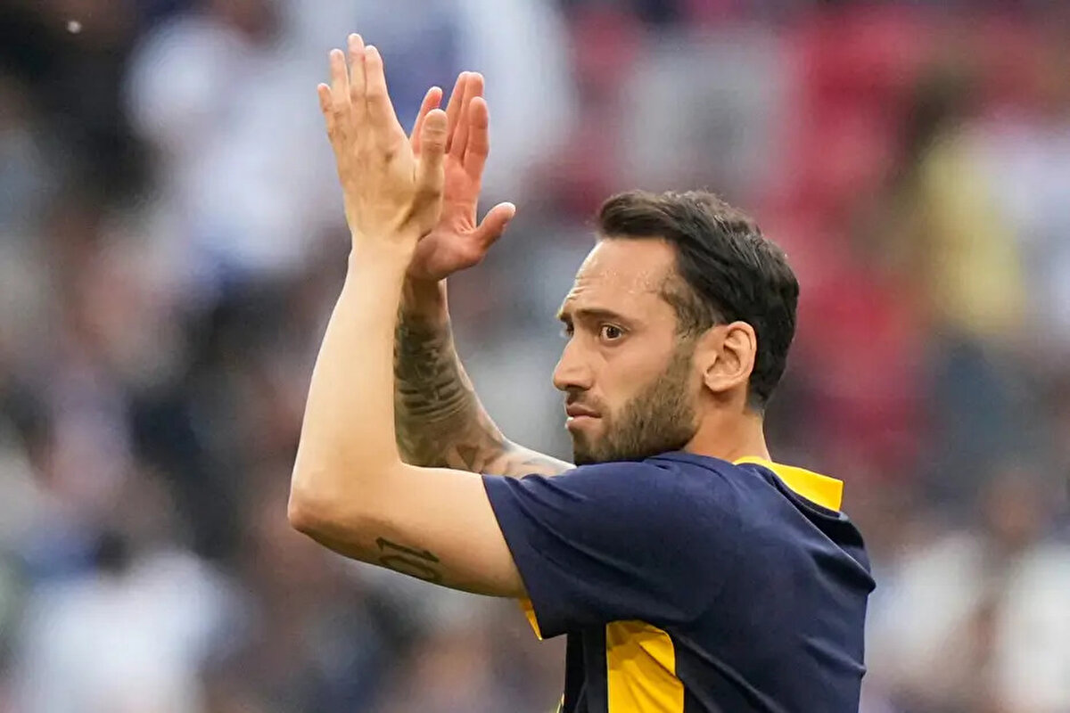 Lautaro Martinez ise maçın ardından konuşurken, “Burada kalmak istemeyen gitsin, mesajım açık. İsim vermeyeceğim ama hoşuma gitmeyen birçok şey gördüm. Uzun ve yorucu bir sezondu, hiçbir şey kazanamadık ve gelecek yıl en iyi şekilde yeniden başlamalıyız. Son beş yılda kazandık ve ikinci yıldızı kazandığımız sezonda olduğu tekrar bir takım olmalıyız.” ifadelerini kullandı.<br>