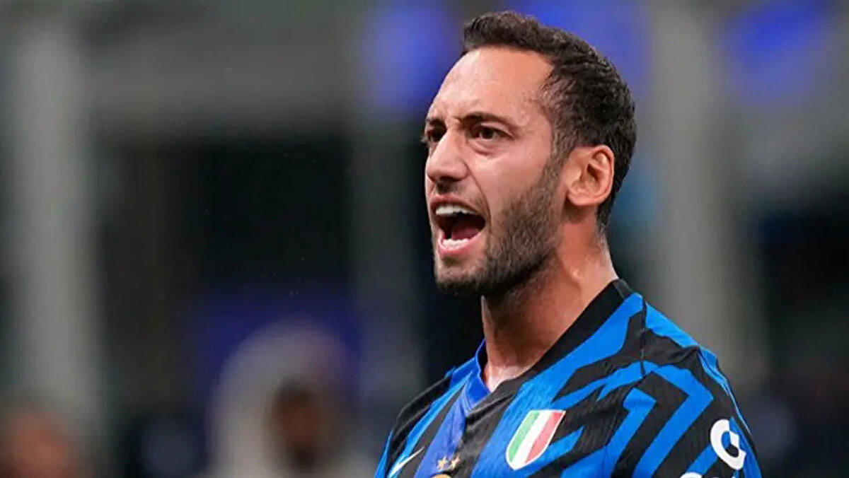 Deneyimli orta saha sözlerini şöyle tamamladı, “Ülkemin kaptanlık bandını takma onuruna eriştim. Ve öğrendim ki liderlik, en kolay anlarda parmakla suçlamak değil, takımın yanında durmaktır. Bu oyunu seviyorum. Bu kulübü seviyorum. Ve her gün uğruna savaştığım bu renkleri seviyorum. Gelecek ne getirir göreceğiz. Ama tarih her zaman dimdik duranları hatırlar. En çok ses çıkaranları değil.”<br>